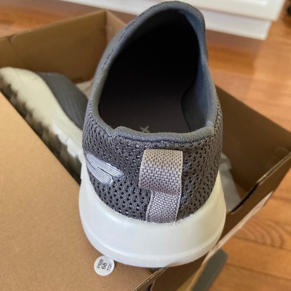 NWOT Skechers Gowalk Max men’s slip-on walking shoes - Picture 6 of 12